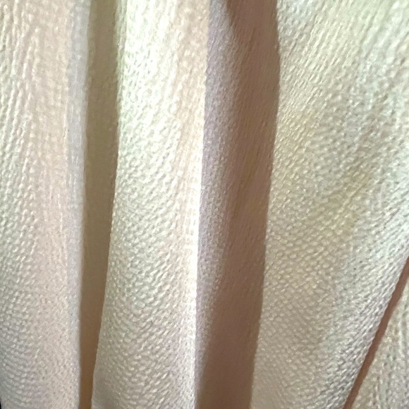 Ladies Entro Blouse, NWT,Size XL, Cream color, very nice, it is a boutique top - Picture 4 of 5